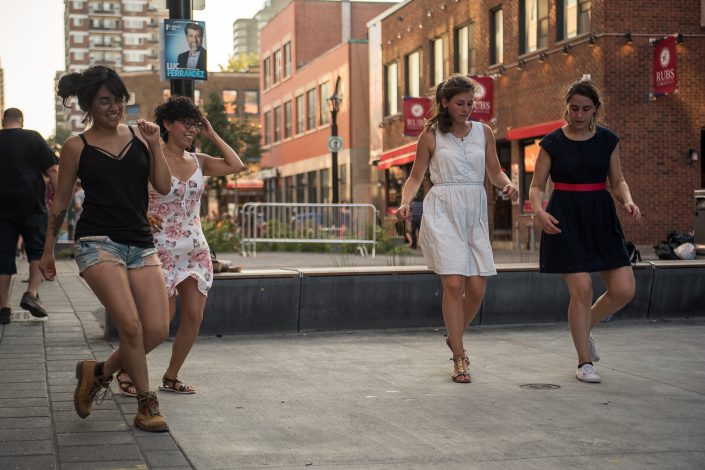 Initiation à la danse Swing dans les rues de Montréal